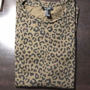 Leopard Tee Size Medium
